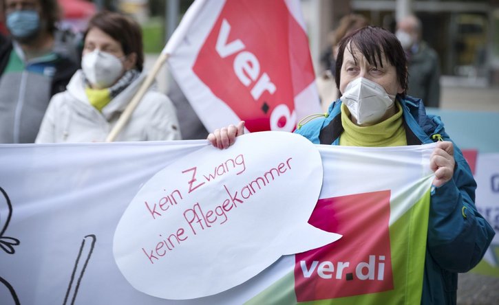 Pflegekammer BW Heilsversprechen auf tönernen Füßen Ausgabe 605