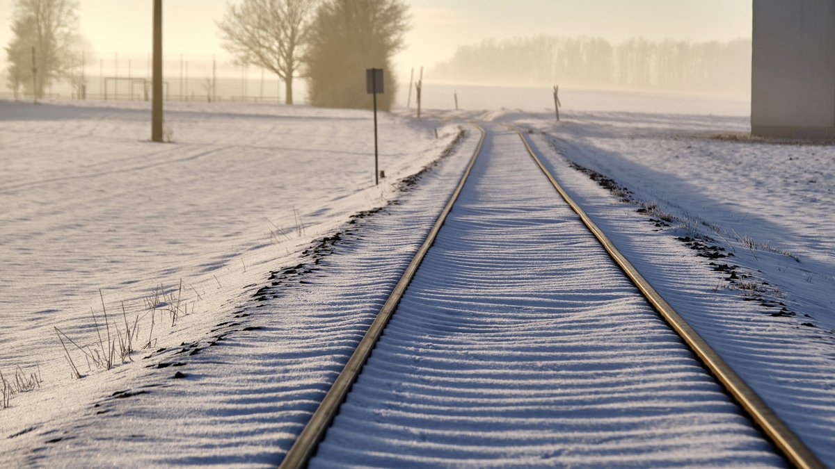 Eher neblig sind die Aussagen der meisten Wahlprogramme zur Bahn: viele schöne Worte, wenig konkrete Ansagen. Fotos: Joachim E. Röttgers