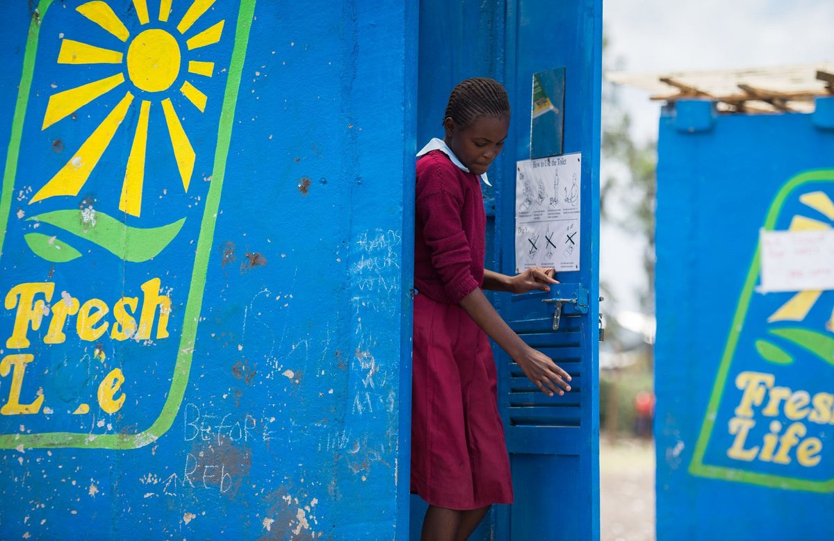 Deutlich blickdichtere Toilette der Reuben-Baptist-Schule in Kenias Hauptstadt Nairobi, Stadtteil Mukuru. Foto: Allan Gichigi, Oxfam