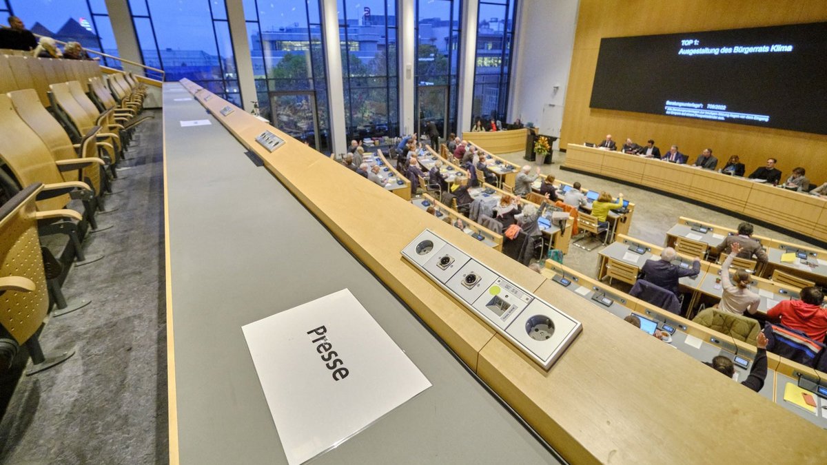 Stuttgarts Gemeinderat bekommt auch bei wichtigen Themen keine Presse. Fotos: Joachim E. Röttgers 