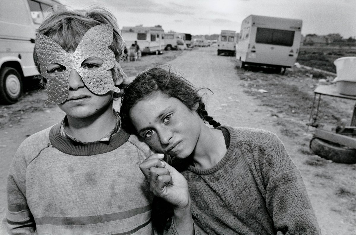 Gypsy Camp, Barcelona, Spanien 1987. Mehr Fotos von Mary Ellen Mark mit Klick auf den Pfeil.