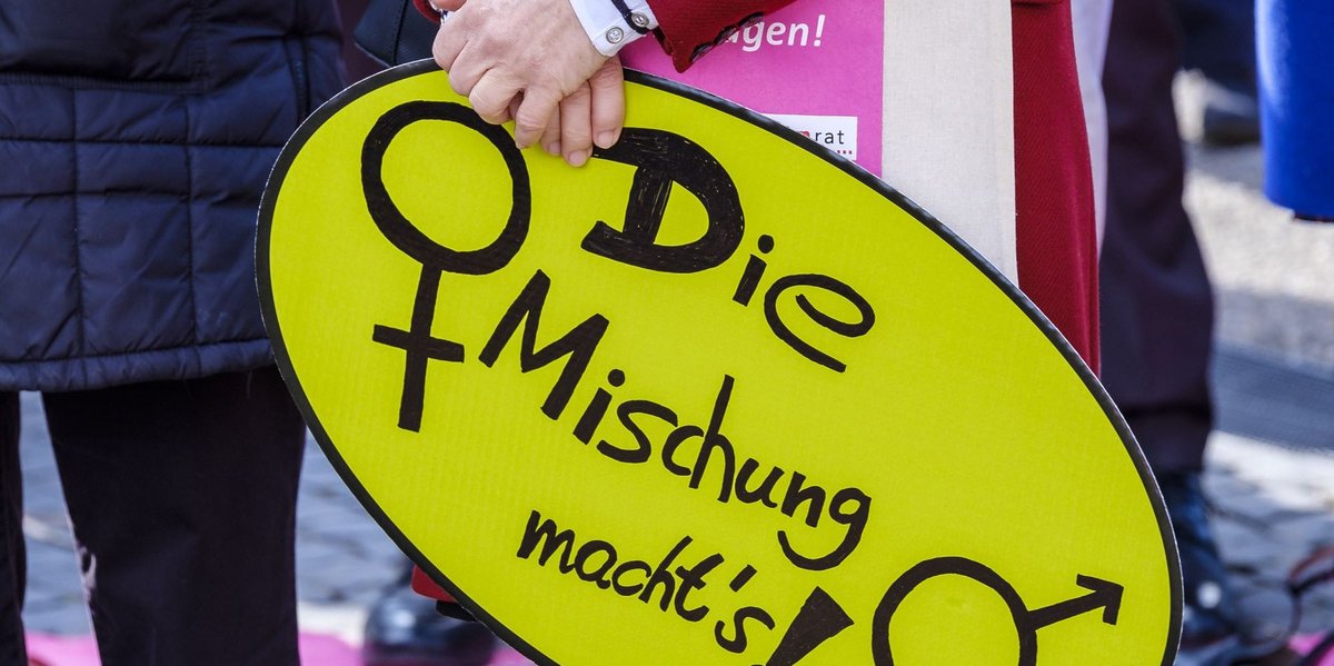 Smartmob für eine Wahlrechtsreform am Internationalen Frauentag 2018 vor dem Stuttgarter Landtag. Fotos: Joachim E. Röttgers