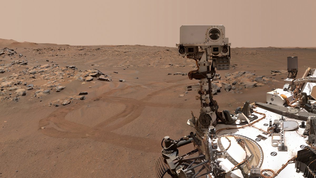 Bitte lächeln für ein Selfie! Der Rover Perseverance auf dem Mars. Fotos: Nasa