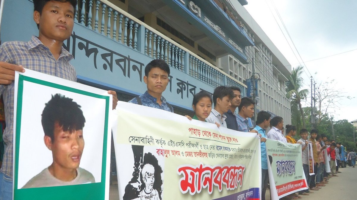 Protestierende fordern Gerechtigkeit nach dem Tod des Studenten Romel Chakma. Fotos: Sanjoy Kumar Barua