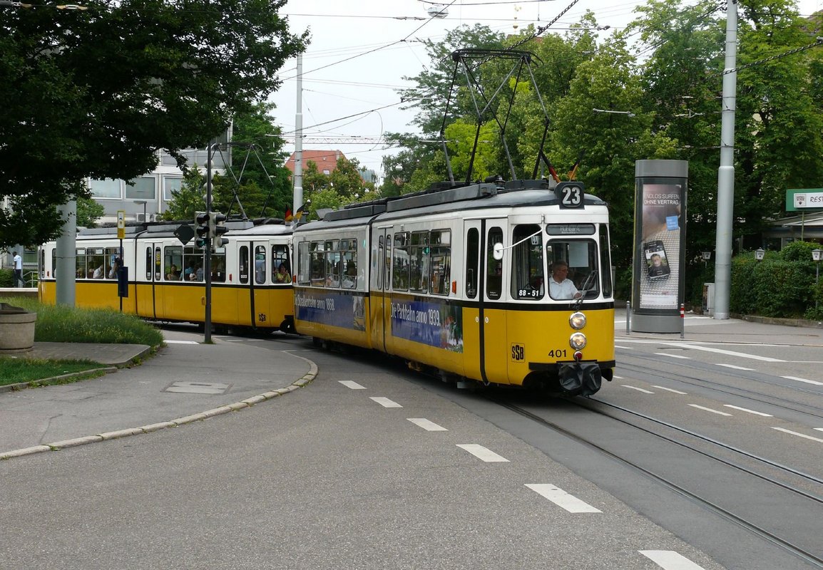 Straßenbahn GT4 in Stuttgart. Dort inzwischen aus dem Straßenbild verschwunden. Foto: Silesia711 - Eigenes Werk, CC BY-SA 4.0, https://commons.wikimedia.org/w/index.php?curid=63799732