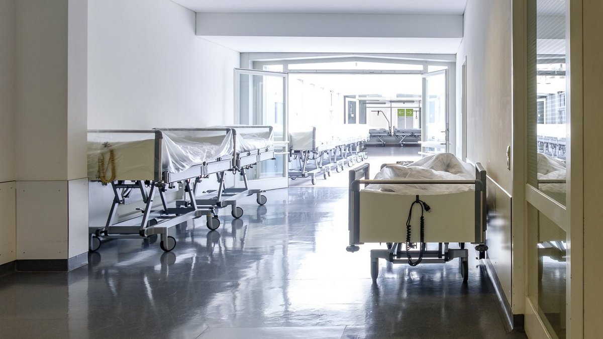 Krankenhausbetten bleiben leer weil Pflegekräfte fehlen. Foto: Joachim E. Röttgers
